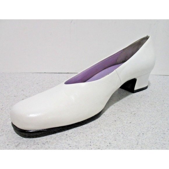 *Designer Ros Hommerson Off White Squared Almond Toe Dress Pumps - Size 10.5M - Picture 1 of 8